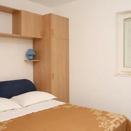 Apartment Apartments By The Sea Zavalatica, Korcula - 4461 *